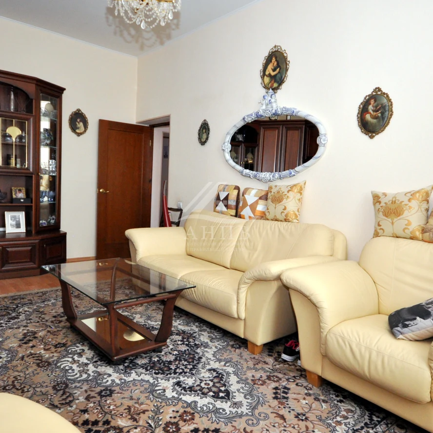 ул. Гашека, дом 9, 5/5 эт. 80м², 3 комнаты